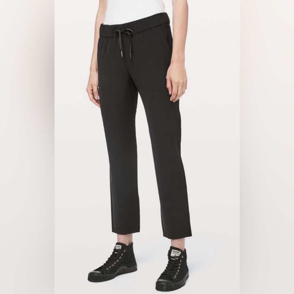 Lululemon On The Fly Pant *Woven 27" in Black Size 2